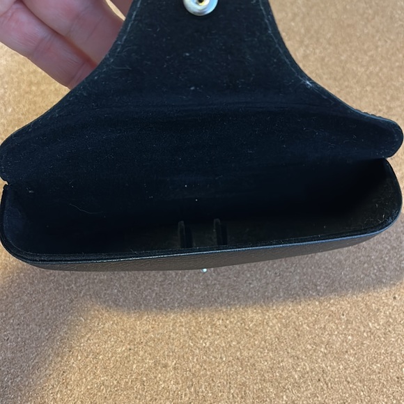 Black Ray-ban glass case only, not including wipe - Picture 7 of 9